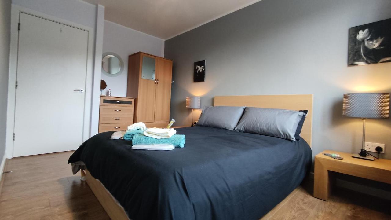 Modern 1-Bed Flat In Wigan Lägenhet Exteriör bild