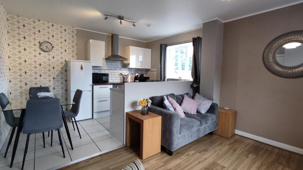 Modern 1-Bed Flat In Wigan Lägenhet Exteriör bild