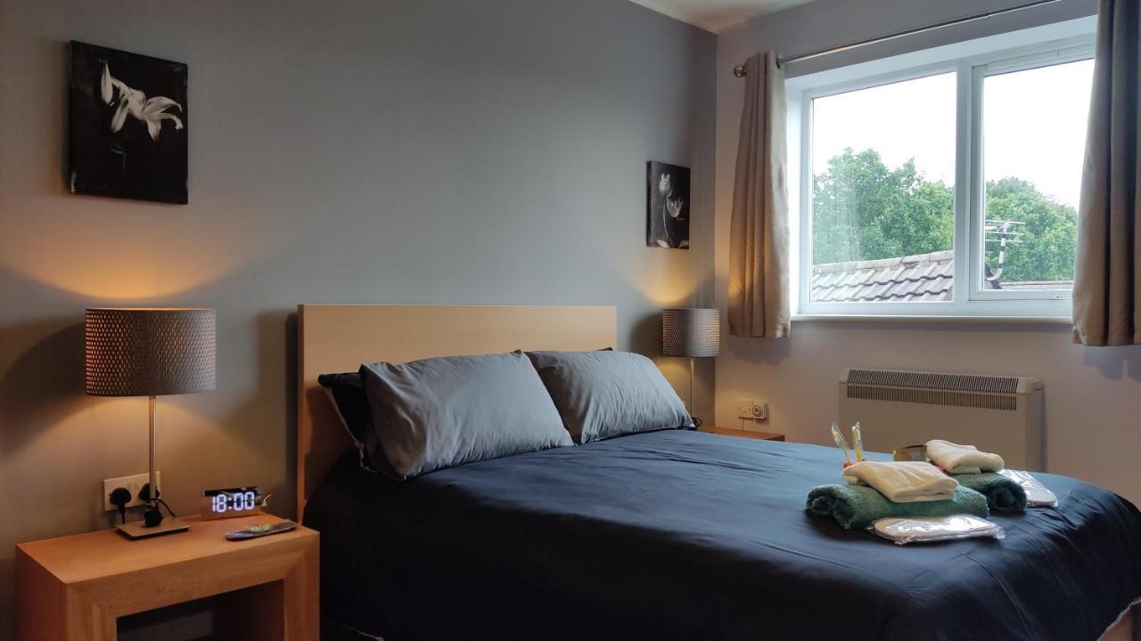 Modern 1-Bed Flat In Wigan Lägenhet Exteriör bild